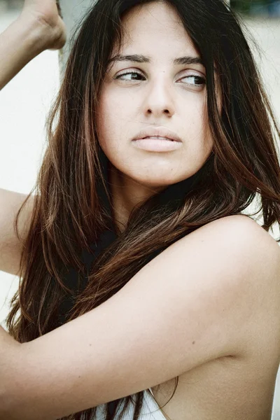 Close-up de jovem mulher hispânica sexy — Fotografia de Stock