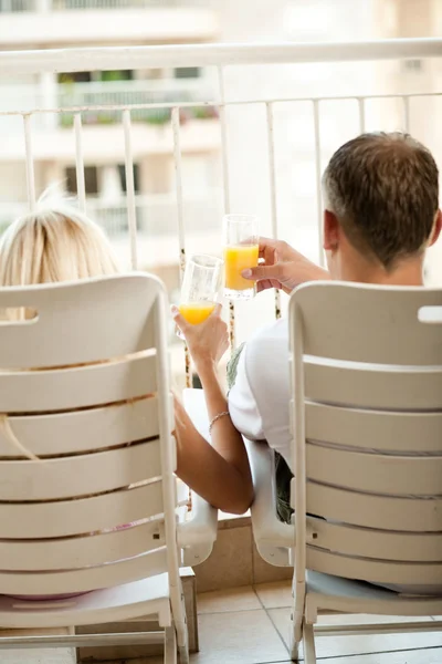 Man and woman relaxing — Stock Photo, Image