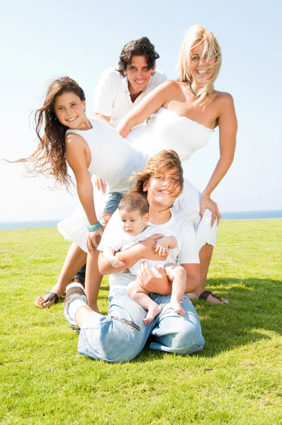 Retrato de família feliz de cinco — Fotografia de Stock