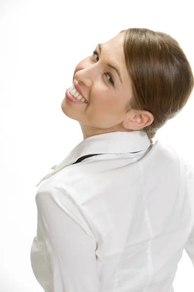 Mulher bonita posando, sorrindo — Fotografia de Stock