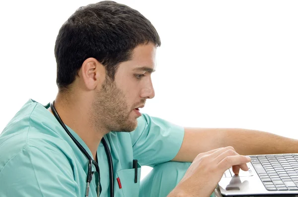 Médico con portátil —  Fotos de Stock