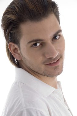 zeki genç bir adam yakın çekim