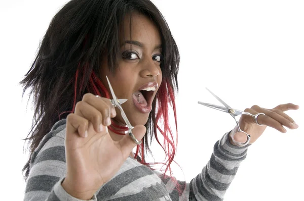 Mladý africký žena s nůžkami — Stock fotografie
