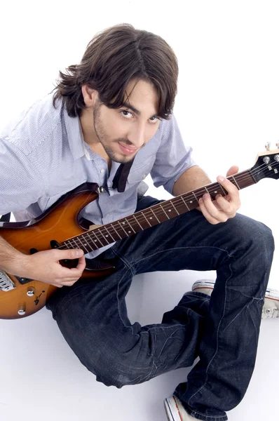 Fiatal srác játszik dallamos gitár — Stock Fotó