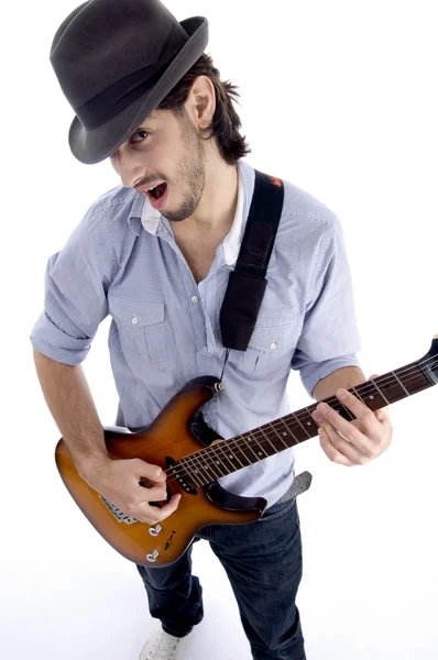 Красивий чоловік грає на гітарі — стокове фото