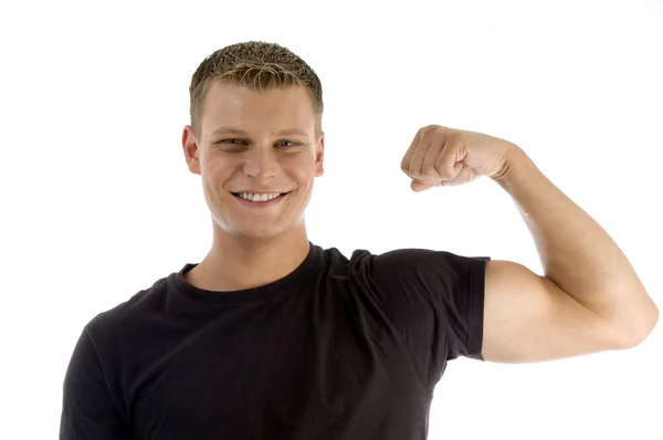 Молодий м'язовий чоловік позує — стокове фото