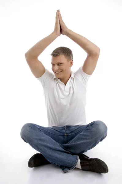 Frisk kille i yoga position, leende — Stockfoto