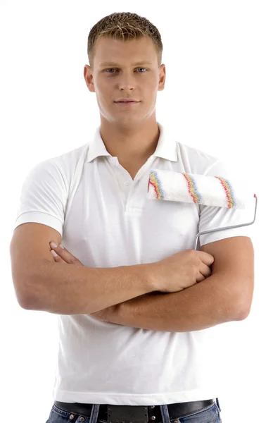 Portret młodego mężczyzny z skrzyżowanymi ramionami — Zdjęcie stockowe