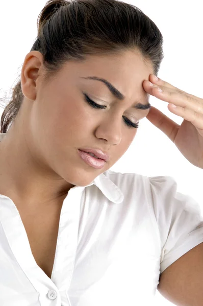 Jovem mulher enfrentando dor de cabeça — Fotografia de Stock