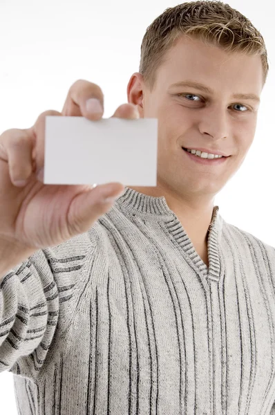 Sonriente hombre mostrando tarjeta de visita — Foto de Stock