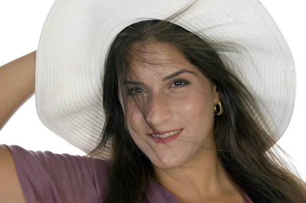 Joven modelo femenino atractivo en sombrero — Foto de Stock