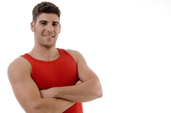 Knappe mannelijke model met gekruiste armen — Stockfoto