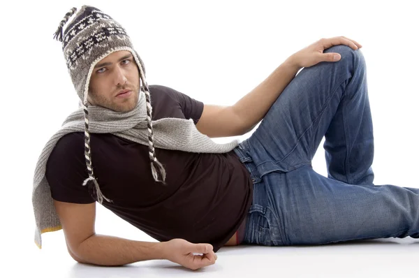 Chico guapo guay usando gorra de lana —  Fotos de Stock