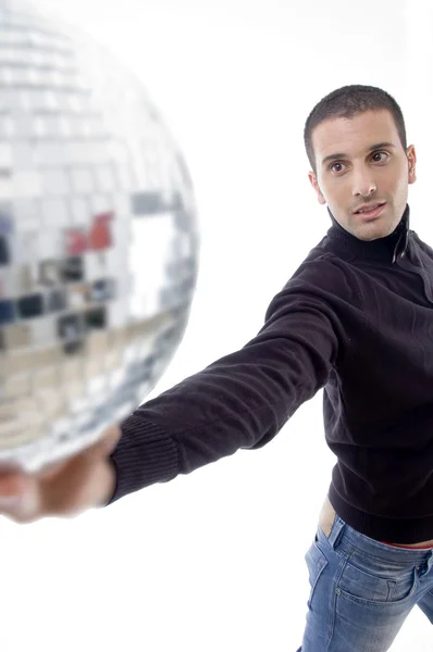 Man met disco bal als een wereldbol — Stockfoto
