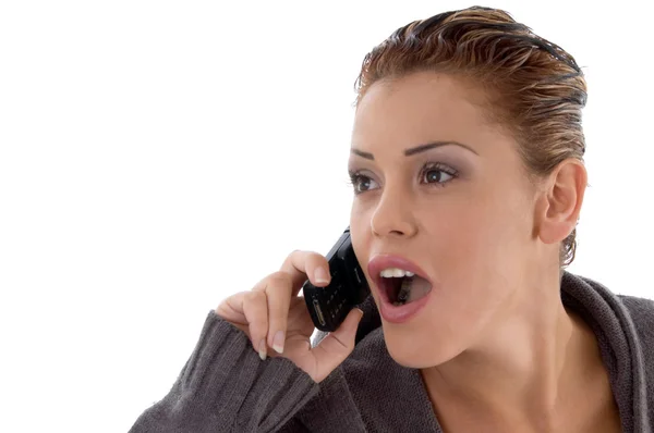 Mujer sorprendida ocupada en la llamada telefónica — Foto de Stock