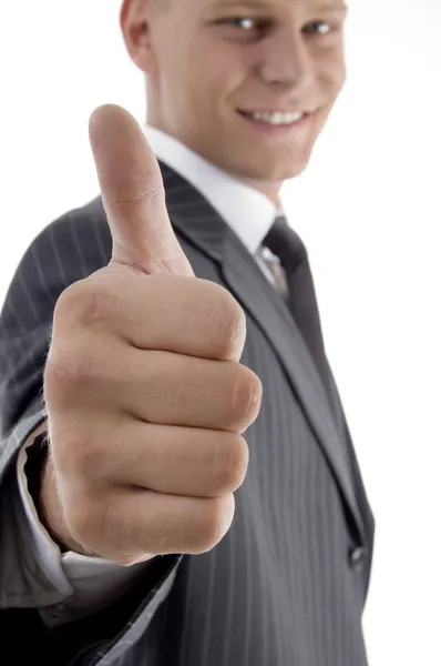 Улыбающийся красавчик-гендиректор, показывающий большой палец — стоковое фото
