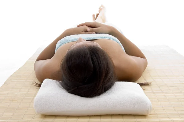 Young woman relaxing at spa — Stock Photo, Image