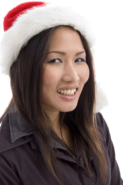 Όμορφη γυναίκα φοράει καπέλο Χριστούγεννα — Φωτογραφία Αρχείου