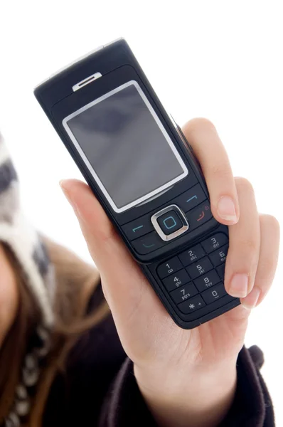 Dívka ukazuje mobilní telefon, zblízka — Stock fotografie