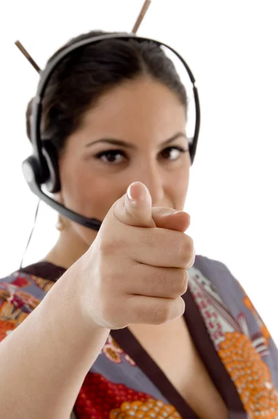 Call center feminino usando fones de ouvido — Fotografia de Stock