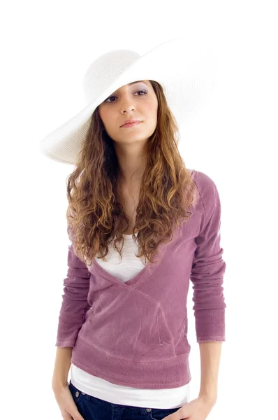 Linda jovem modelo de chapéu, posando — Fotografia de Stock