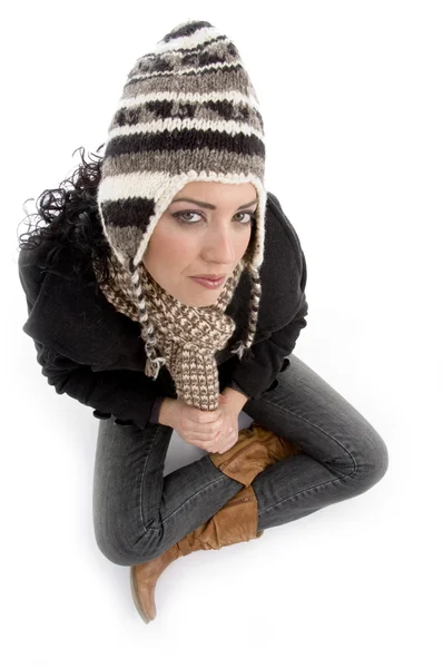 Krásná žena nosit zimní čepice — Stock fotografie
