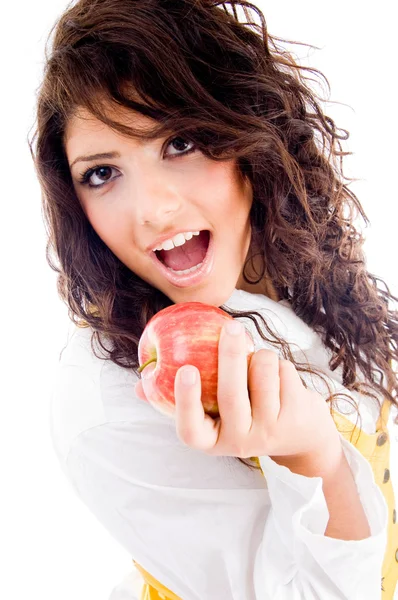 Linda mulher comendo maçã fresca — Fotografia de Stock