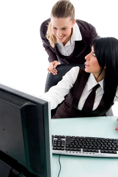 Mulheres profissionais que trabalham no escritório — Fotografia de Stock