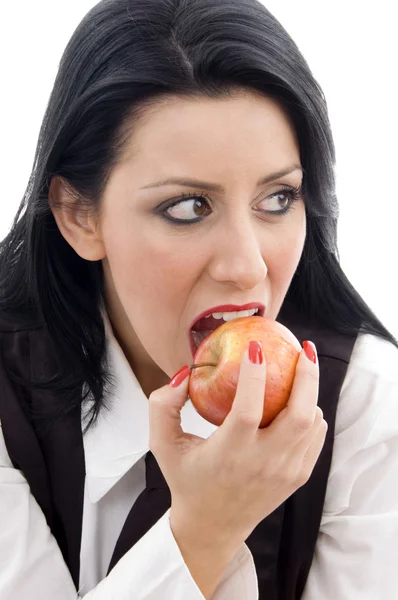 아름 다운 여 자가 사과 먹는 — 스톡 사진