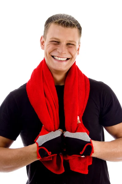 Sorrindo masculino segurando toalha — Fotografia de Stock