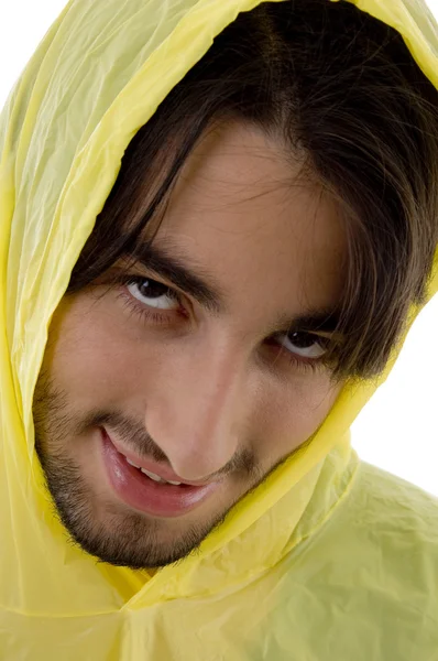 Close up de homem vestindo capa de chuva — Fotografia de Stock