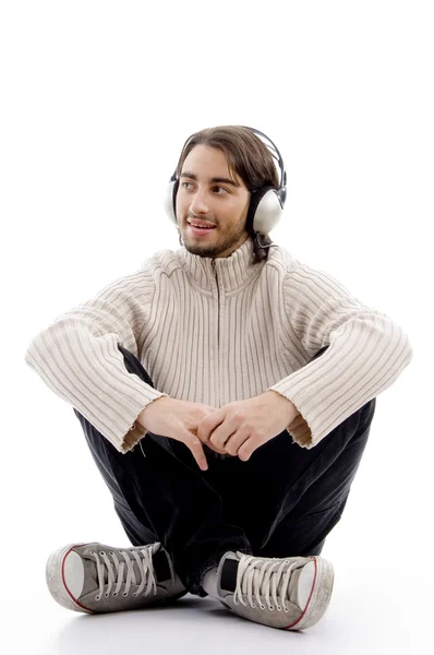 Όμορφος άνδρας ακούγοντας μουσική — Φωτογραφία Αρχείου