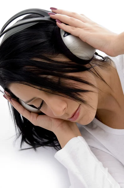 Portrait of woman enjoying music — Stock Photo, Image