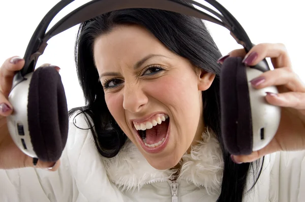 Elbűvölő nő hangos zene élvezete — Stock Fotó
