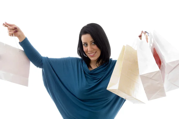 Веселая модель с сумками для переноски — стоковое фото