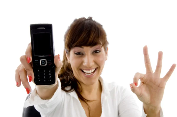 携帯電話を保持している女性管理職 — ストック写真