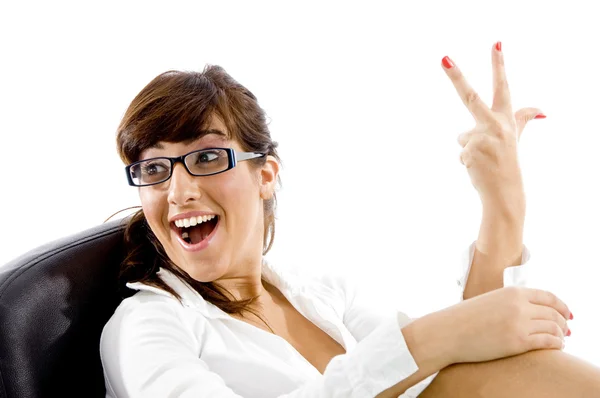 Uśmiechający się biznes kobiet liczy trzy — Zdjęcie stockowe