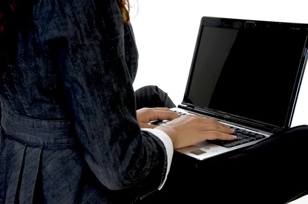 Businesswoman working on laptop — Stock Photo, Image