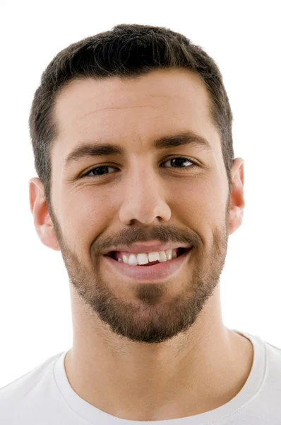 Fechar de sorrir jovem do sexo masculino — Fotografia de Stock