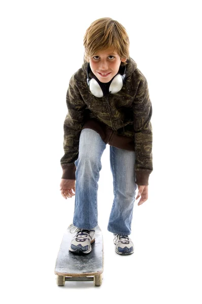 小男孩骑滑板 — 图库照片