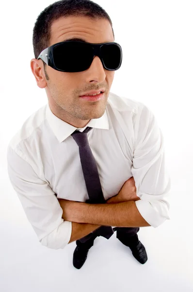 Высокий угол обзора парня в солнечных очках — стоковое фото