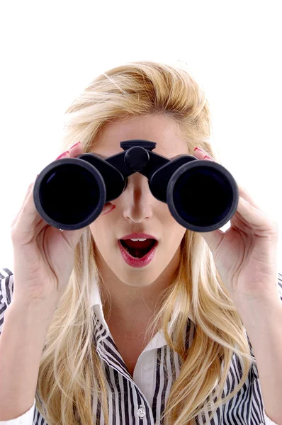 Mulher olhando através binocular — Fotografia de Stock