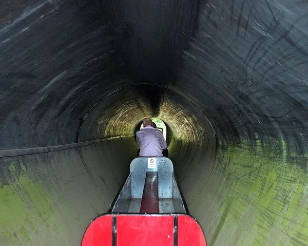 Entrando en el túnel — Foto de Stock