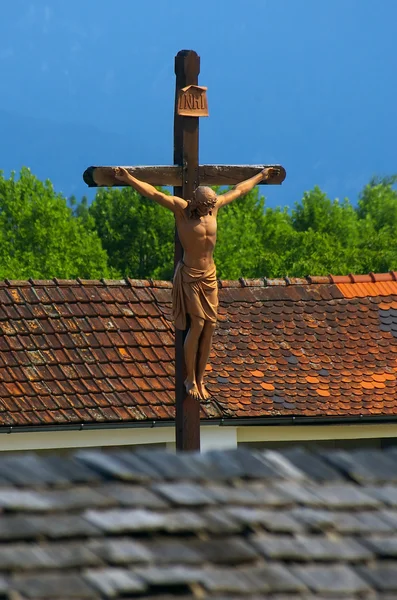 Crucifixul din lemn în Austria — Fotografie, imagine de stoc