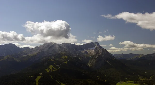 Zugspitze e garmisch Partenkirchen — Fotografia de Stock