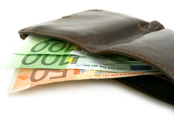 Bankovky eura v kožená hnědá kabelka — Stock fotografie
