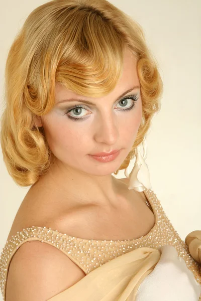 Портрет блондинки в стиле ретро — стоковое фото