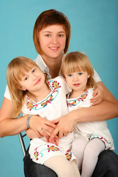 Mamma med två döttrar — Stockfoto