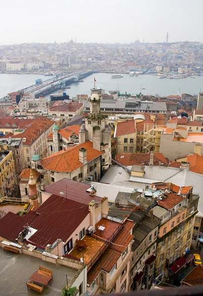 Вид на Стамбул і Галатський міст — стокове фото