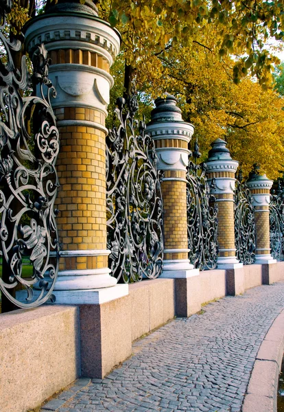 Ogrodzenie ogrodu mihajlovsky — Zdjęcie stockowe